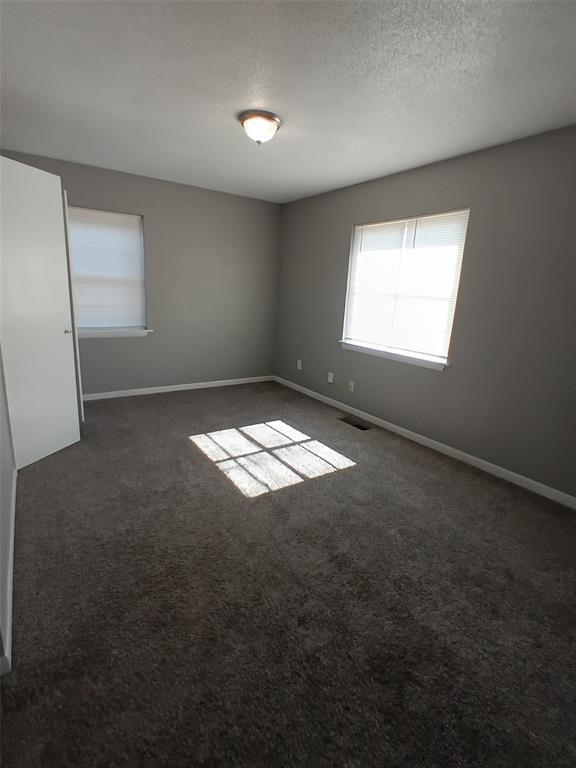 Building Photo - 212 W Rose Dr