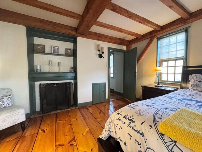 Building Photo - 9 Thames St