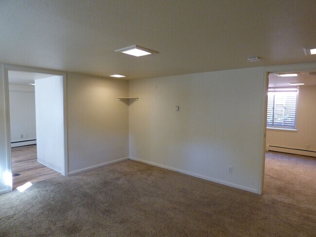 Building Photo - 609 Terry St
