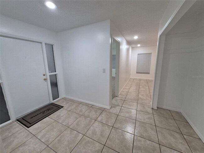 Building Photo - 2924 Ripplewood Dr