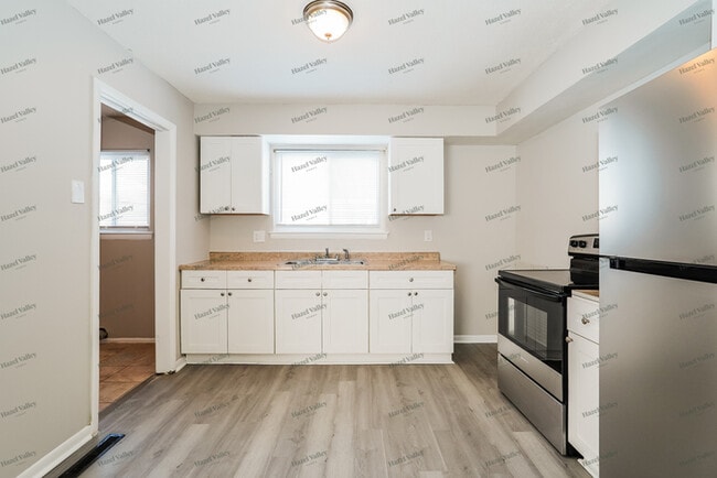 Building Photo - 4906 Refugee Rd