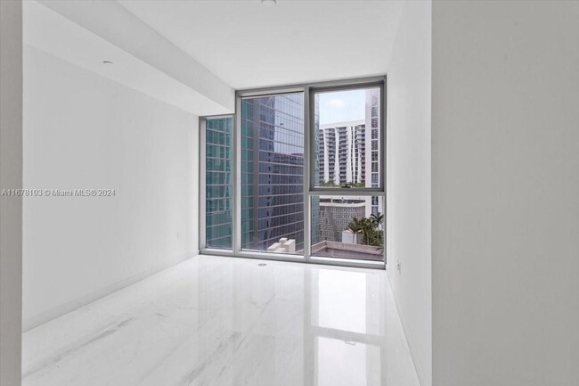 Building Photo - 300 Biscayne Blvd Way