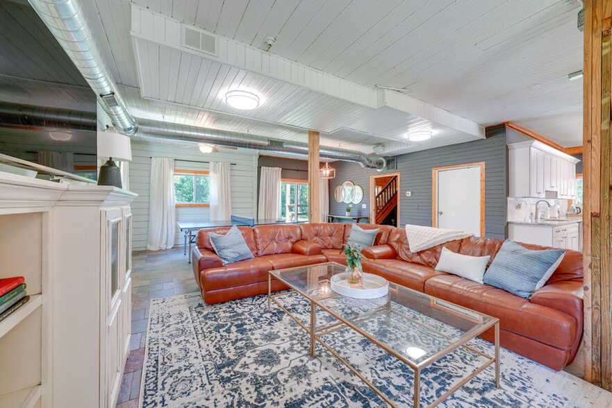 Building Photo - 27W172 Galusha Ave