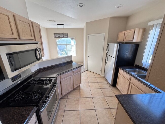 Building Photo - Gorgeous 2bed/2 bath condo in Southwest!