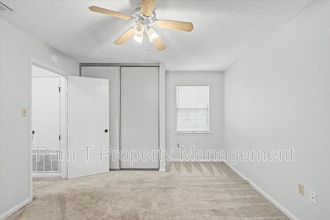 Building Photo - 128 Fox Chase Rd