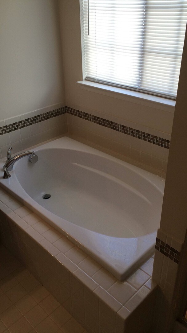 Building Photo - Great Townhouse in Wildewood in California MD