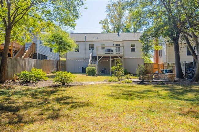 Building Photo - 1131 Winburn Dr