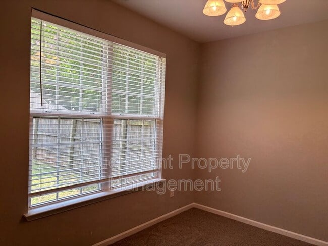Building Photo - 3833 Fircrest Dr