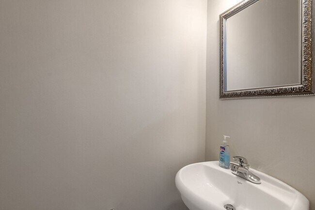 Building Photo - 5110 Neuse Commons Ln