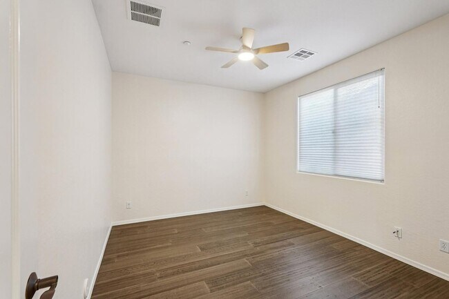 Building Photo - 12600 W Rosewood Ln