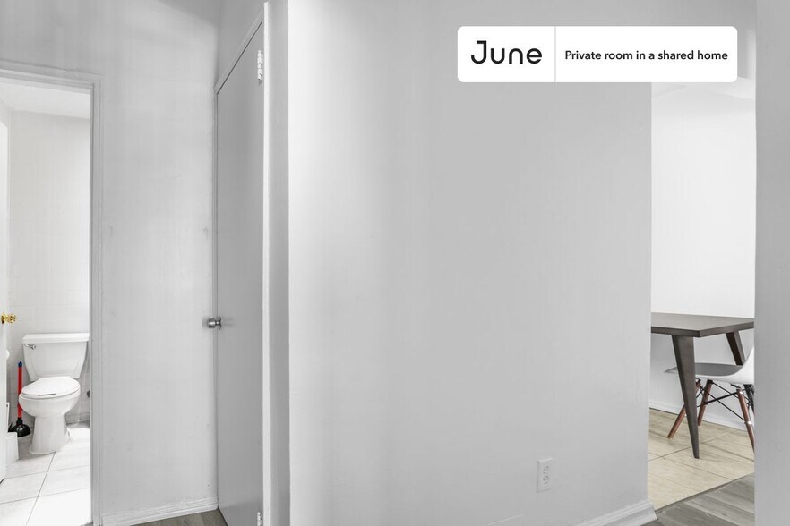 Building Photo - Room in Shared 3 bed/1 bath home