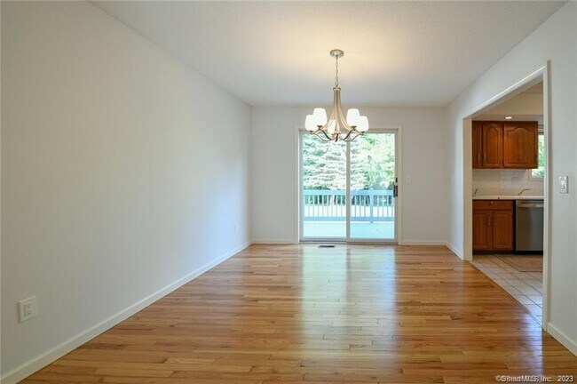 Building Photo - 14 Harold Rd