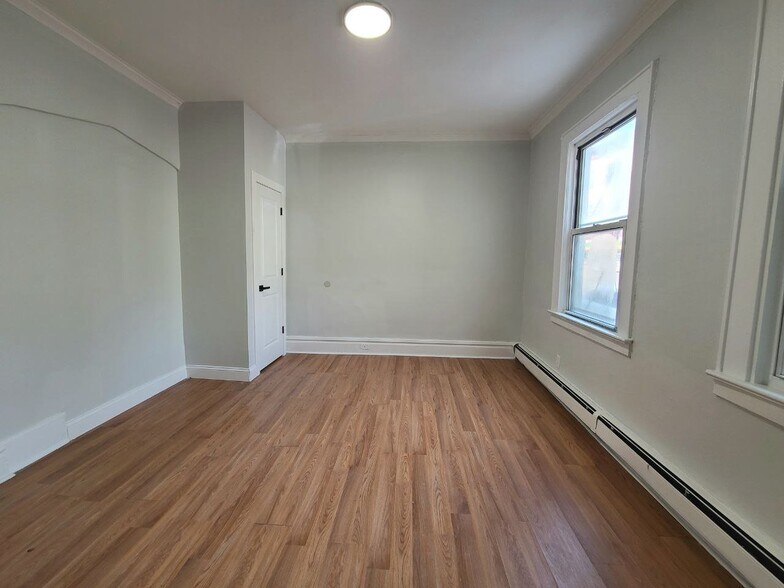 Building Photo - 539 Scotland Rd