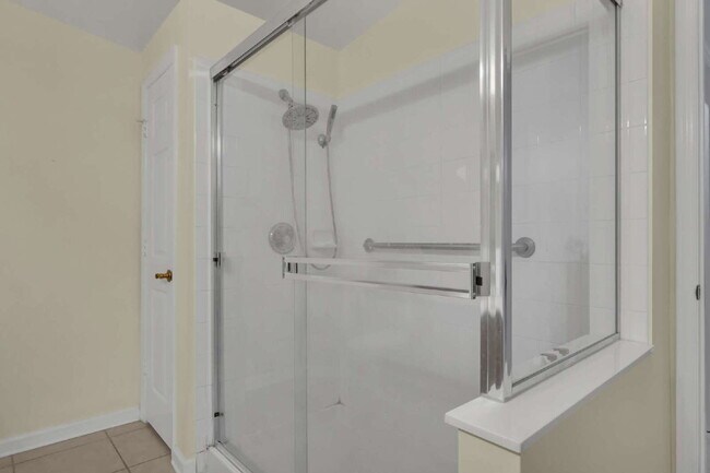 Building Photo - Spacious 3-Bedroom townhome in Kissimmee – Available Now!