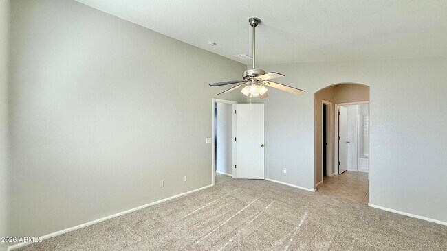 Building Photo - 1045 E Nardini St