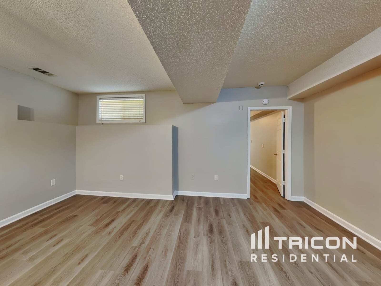 Building Photo - 260 Brook Hollow Dr