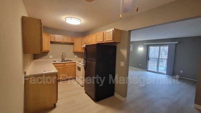 Building Photo - 418 Allan Ave