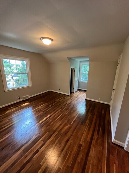 Building Photo - 315 E Westfield Blvd