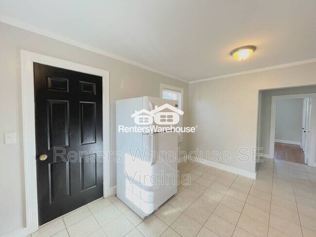 Building Photo - 459 Algonquin Rd