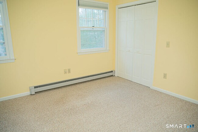 Building Photo - 100 White Birch Dr