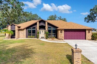 Building Photo - 3251 Pinewood Ct
