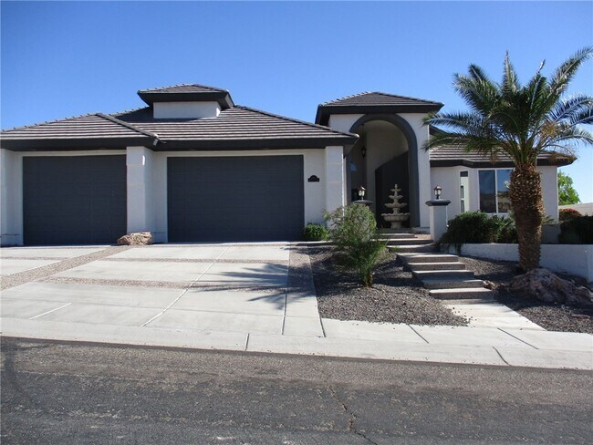 Primary Photo - 2902 Desert Vista Dr