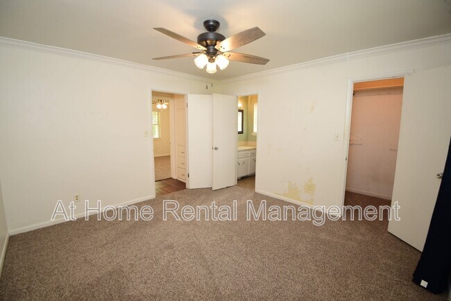 Building Photo - 1608 S 1st Pl