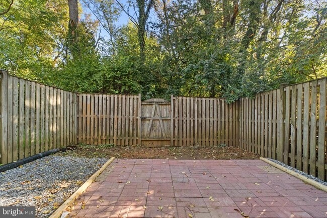 Building Photo - 111 Cavenrock Ct