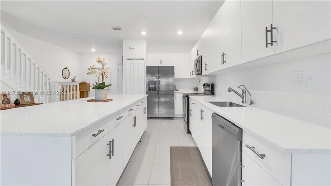 Building Photo - 25564 SW 108th Ave
