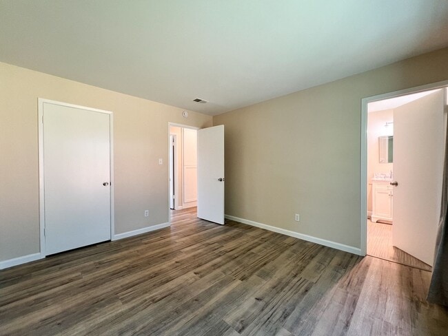 Building Photo - Single Level Four Bedroom North Napa Home