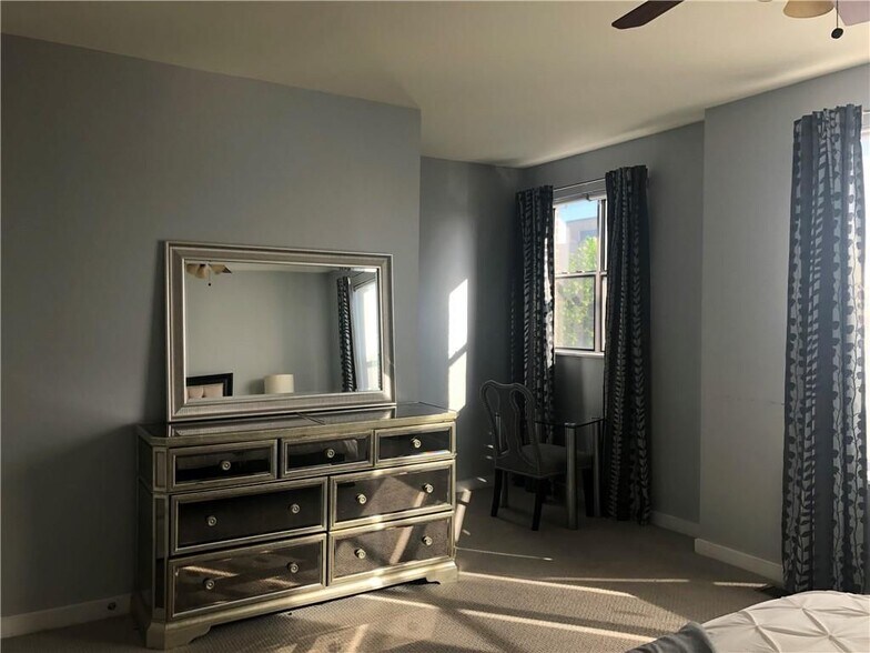 Building Photo - 238 Walker St SW