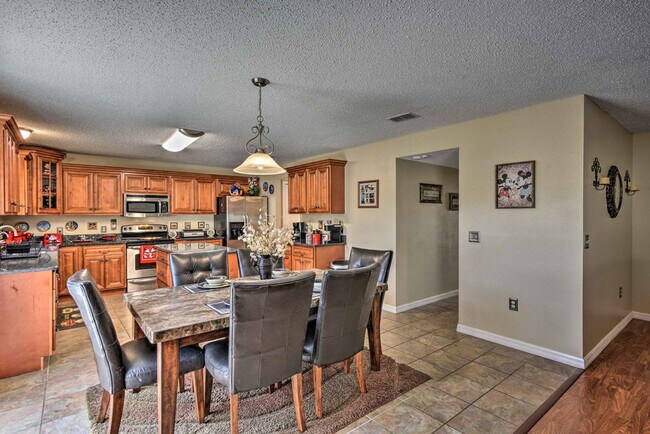 Building Photo - 407 Samuel St