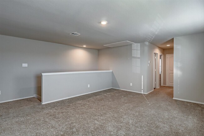 Building Photo - 21323 Pne Ml Dr
