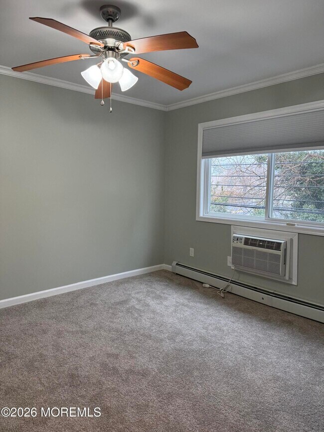 Building Photo - 35 Sternberger Ave