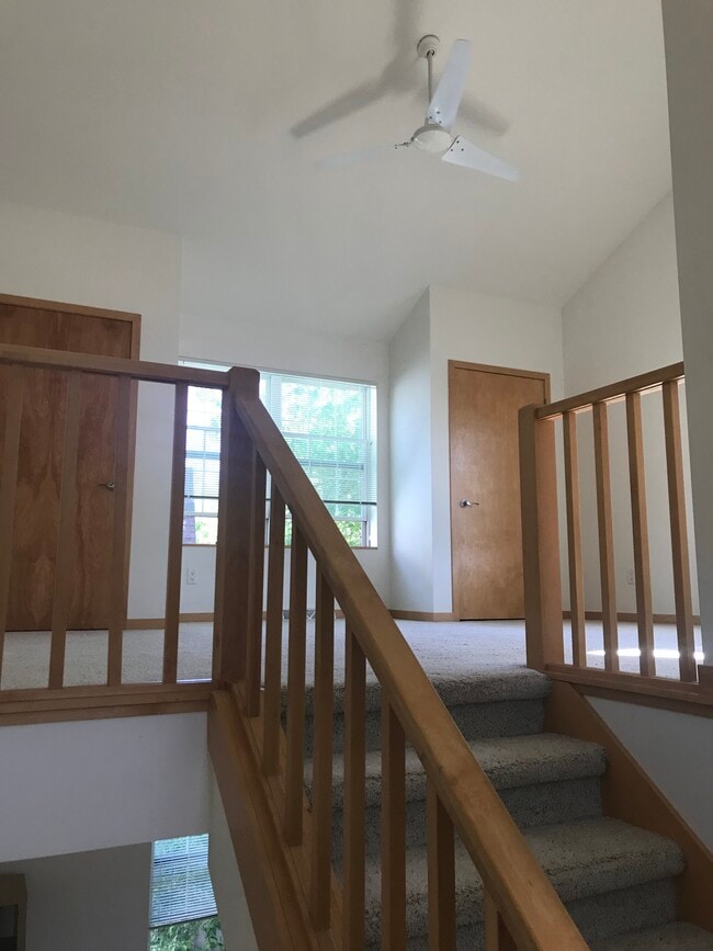 Upstairs loft - 18 N Baldwin St