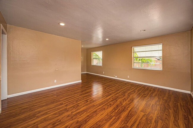 Building Photo - 260 NE 13th St