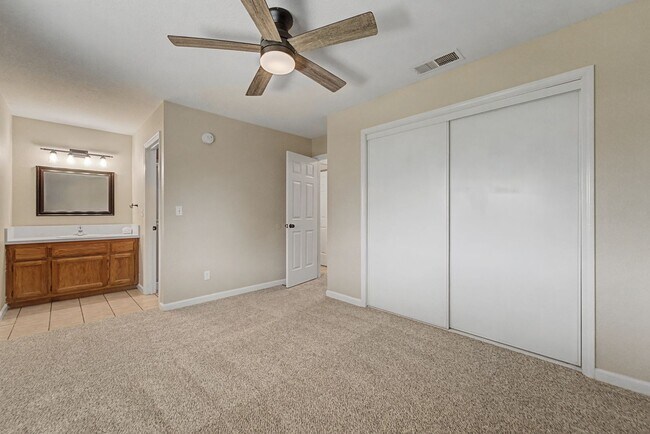 Building Photo - Freshly Updated 4-Bedroom Home with Central A/C & Garage