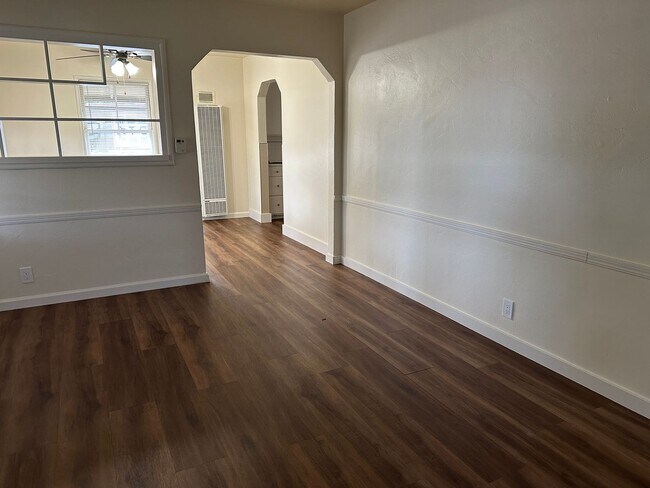 Building Photo - 881 Emory Ave