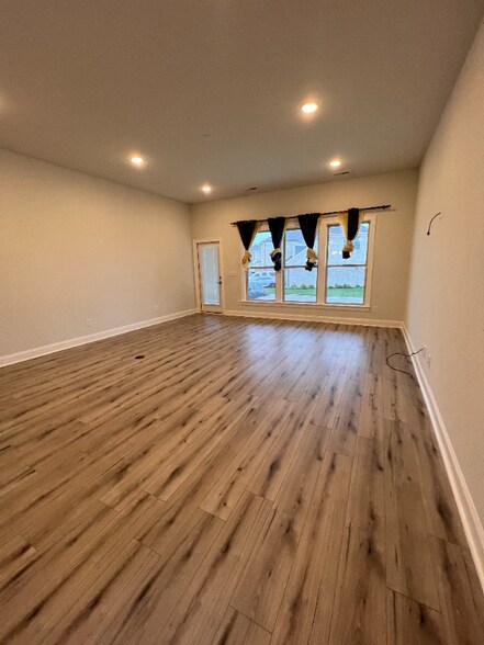 Building Photo - 1126 Carlisle Pl