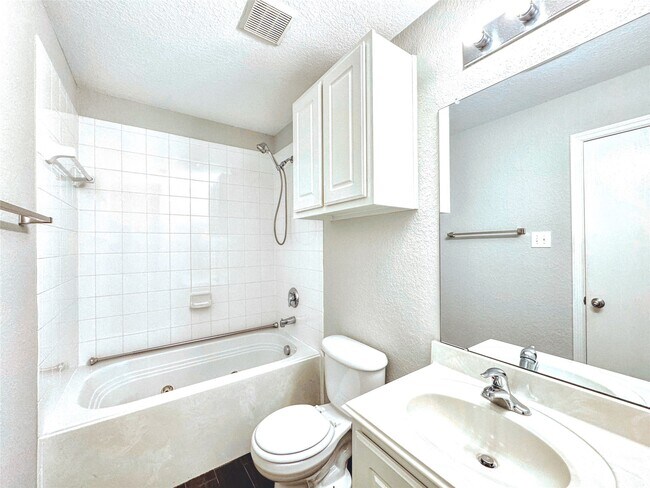 Building Photo - 13327 Belvedere Park Ct