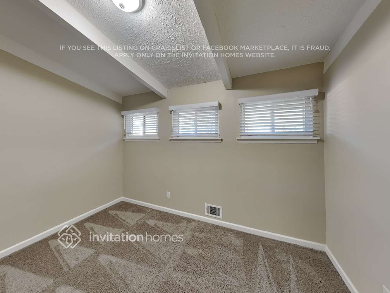 Building Photo - 2996 Horse Shoe Dr