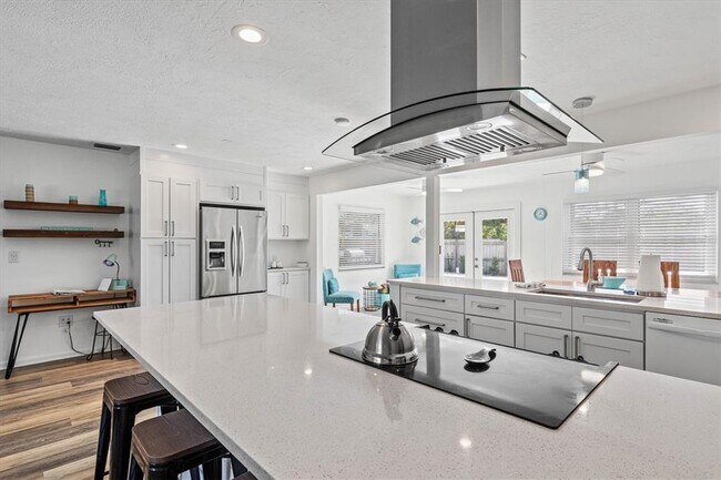 Building Photo - 2572 Jefferson Cir