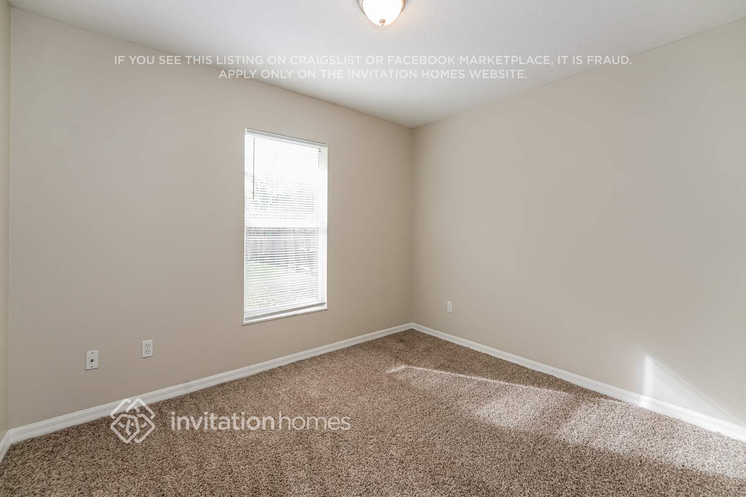 Building Photo - 3104 Pine Tree Dr