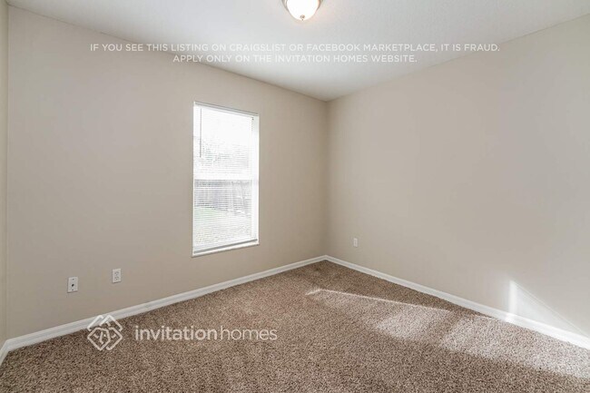 Building Photo - 3104 Pine Tree Dr