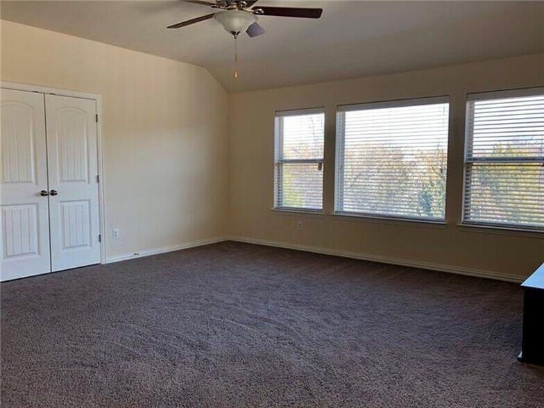 Building Photo - 10695 Villanova Dr