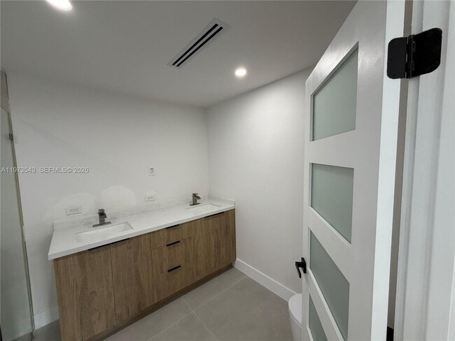 Building Photo - 9410 SW 55th St