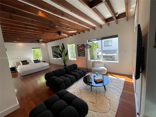 Building Photo - 3483 Chase Ave