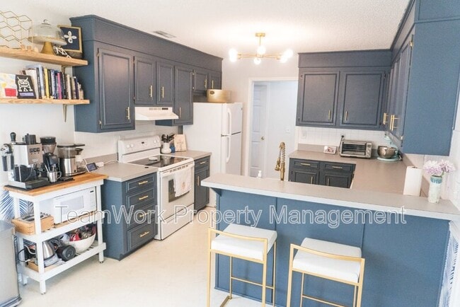 Building Photo - 827 Harbor Pl Dr