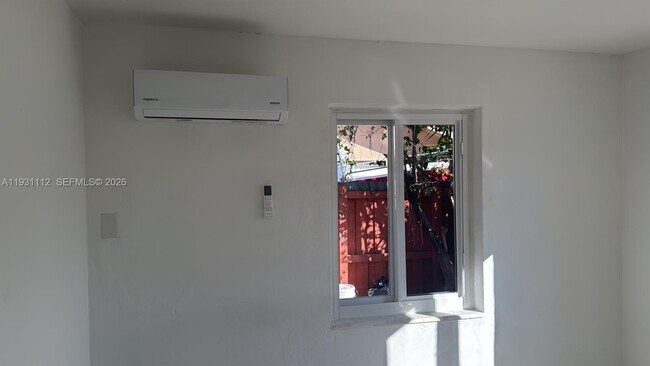 Building Photo - 317 W 36th St