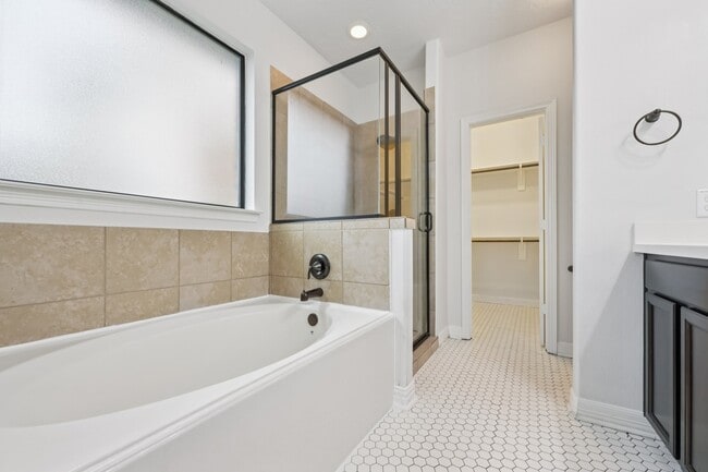 Building Photo - 618 Aulia Ln